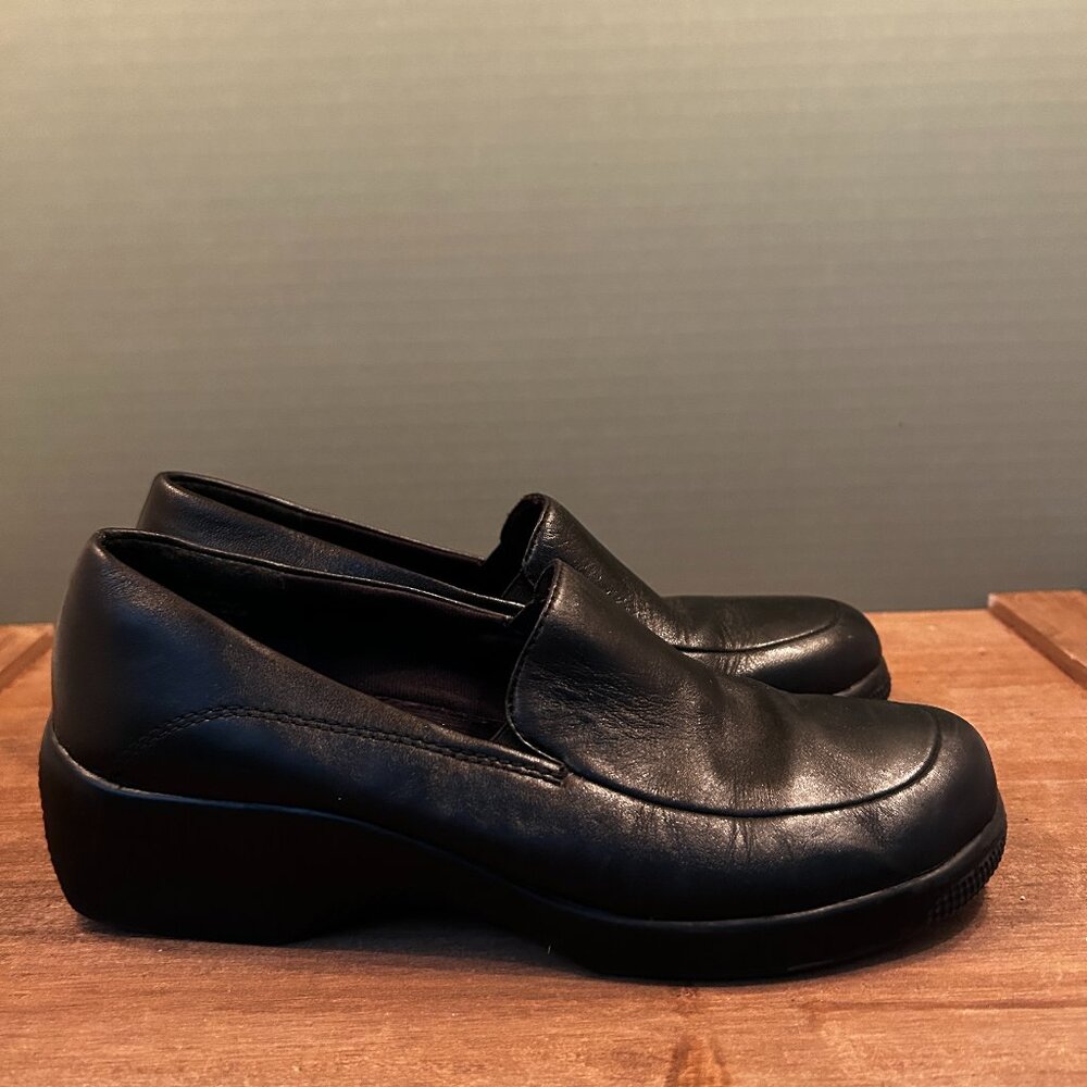 Easy Spirit Womens Black Leather Slip On Loafers Shoes 6.5M